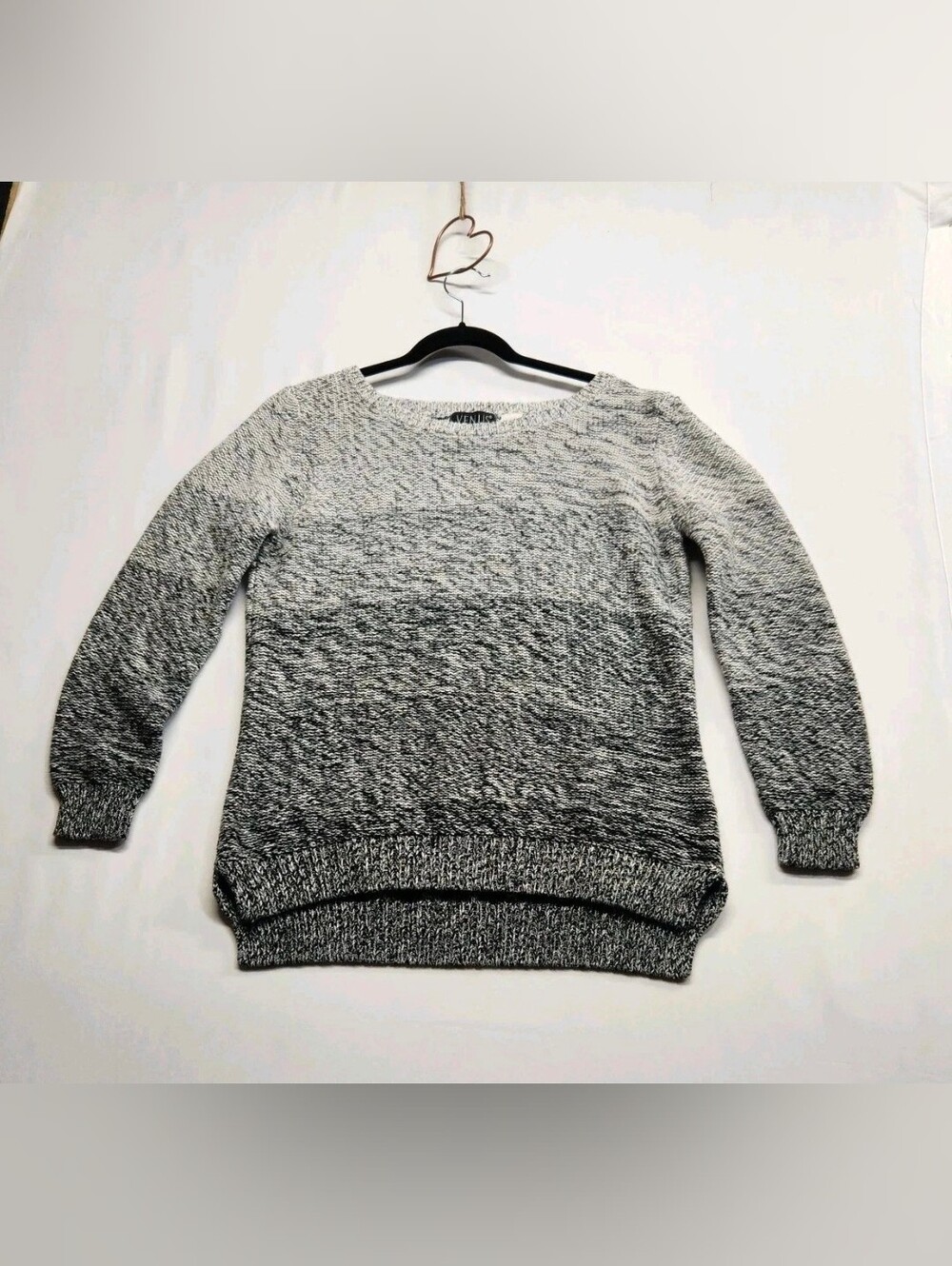 ⭐️VENUS Marled Knit Sweater Top Size L Gray White Soft Cozy Chunky Pullover